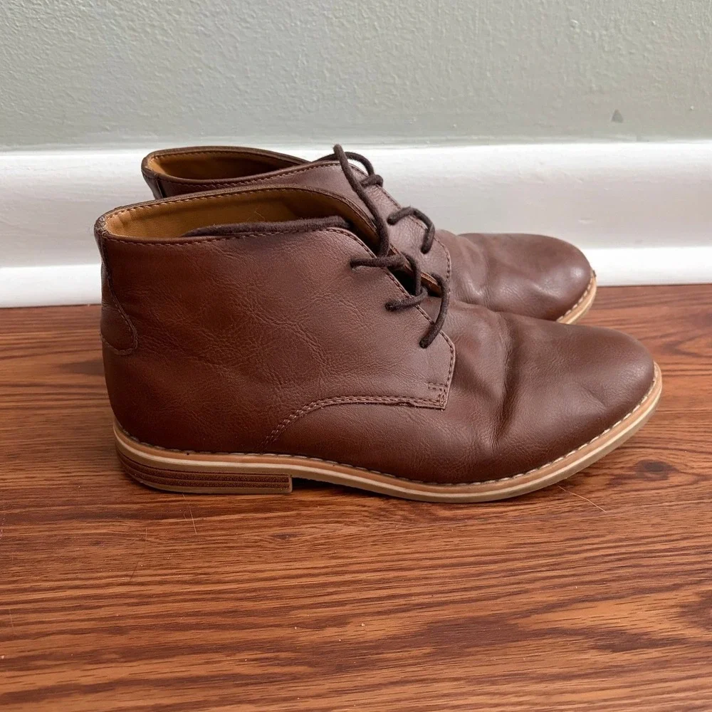 Cat & Jack Boys Brown Faux Leather Chukka Boots Ankle Shoes Size 6